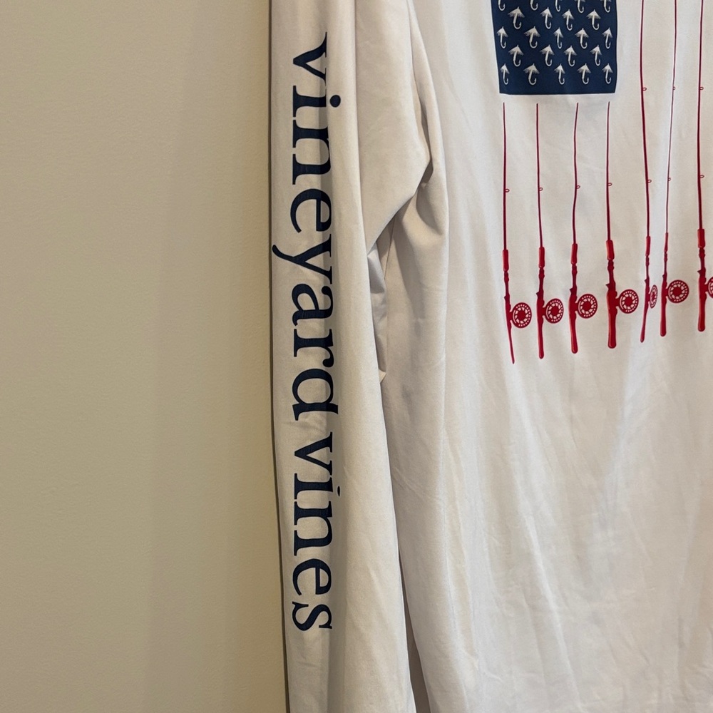 Men’s Vineyard Vines White Performance Long Sleeve Fishing Graphic Shirt - Picture 2 of 5